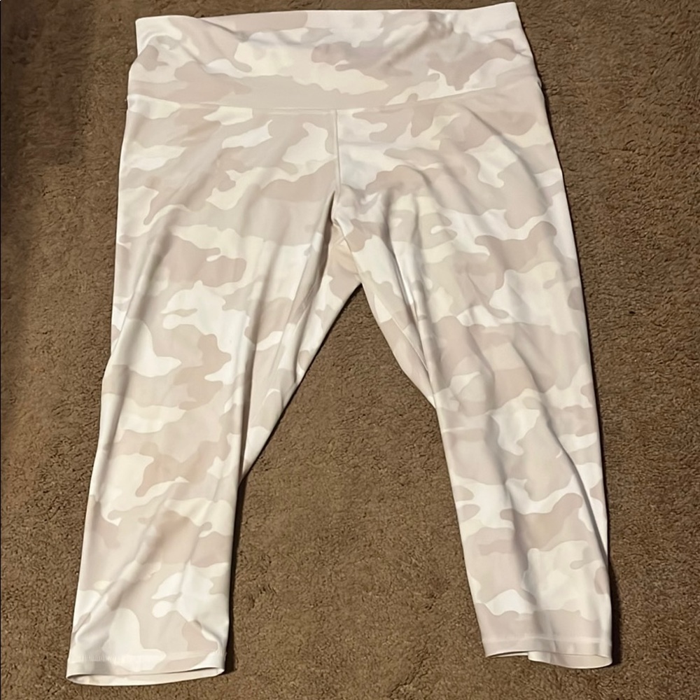 Old Navy Cream and White Leggings Stretchy Comfort